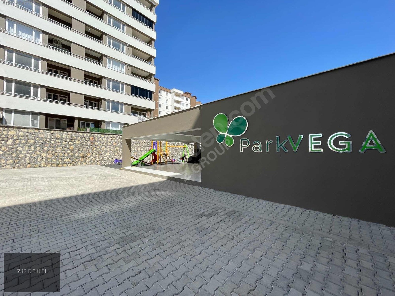 Z GROUP'DAN BAHÇE KATI YAZLIK HAVUZLU VE GÜVELİKLİ SİTEDE