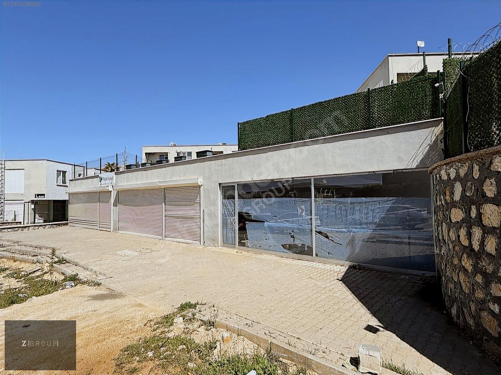 Z GROUP'DAN KÖRKÜNDE OPET PETROL ARKASINDA TİCARİ DÜKKANLAR